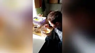 АУТИСТ🙏РАЗГОВАРИВАЕТ.САМ ЕСТ👌НА ПРЕПАРАТЕ.АУТИСТЫ БЫВАЮТ РАЗНЫМИ👌