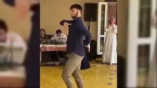 Кавказский парень  Такой Красивый и Танцует Классно