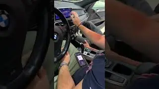В бмв меняем мониторы на большие со встроенной мультимедиа