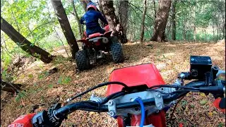 Honda atc200x и Китайский квадрик на природе