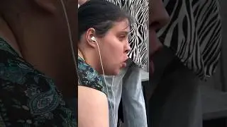 Оцените её вокальные данные 