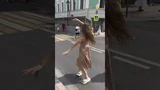 Ваше отношение к жизни меняет всё 😉 меняй себя и свое сознание, а не всех вокруг. 