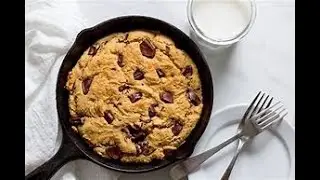 Cashew Chocolate Chip Cookie Skillet