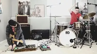 A Sound Engineer and a Delay Pedal