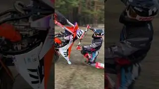 Перевернулся на заднем 😂 