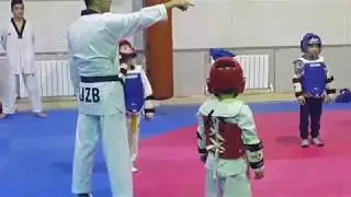 Микаэл хулиганит на спарринге.
