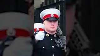 Британия раскрыла «план» Китая: шпионить за солдатами через чипы в фуражках!#shorts