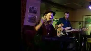 Elles Bailey - 
