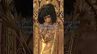 John Galliano dressed Yasmeen as a Cleopatra and Shalom as her dancer.✨