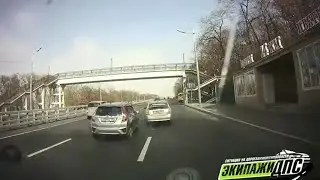 Таксист-лихач на приусе чуть не спровоцировал серьезное ДТП во Владивостоке