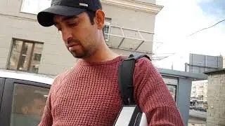 подходят на улице предлагают зарядку и телефон повербанк PowerBank 20180929 123221