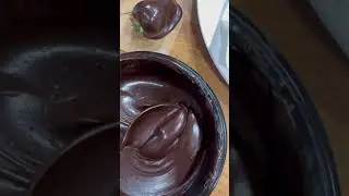 Клубника в горьком шоколаде❤️Соблазн😉#love#shortsvideo
