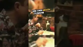 This smart cat’s signs for food melted hearts 🥺💕 