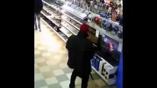 Непристойное поведение в магазине