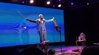 Полет на дельтаплане--Алексей Алексеев Скрипач-- сольный концерт в концертном зале--