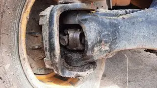 JCB 3 CX ( Текут сальники переднего моста )