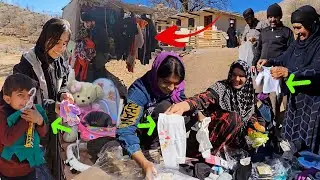 Shopping for Naseroo's Baby : Mobile Shop at the Doora's Farm