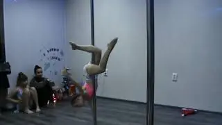 Воздушная акробатика на пилонах