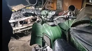 Я вернулся! Бурый показал свой новый мотоцикл.
