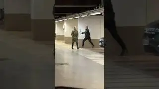 J'ai assisté à quelque chose dans un parking...