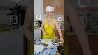 I'll make a hamburger. Kitchen show. Cooking show. Mila naturist.