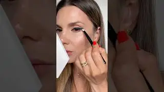 Eyeliner with a twist 