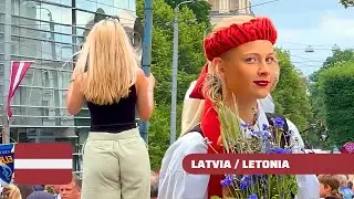 DESFILAN las MÁS BELLAS de LETONIA
