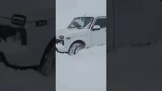 нива урбан по глубокому снегу