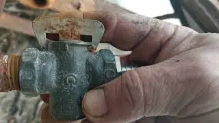 Кран забивается на пасеке, выход есть, смотрите...