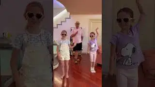 Giorgia e la sua gemella ballano la nostra nuova canzone L'Arcobaleno! #salvoegiorgia  #shorts