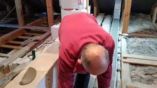 Кладка газоблока с приспособлениями.