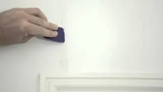 Filling small hairline crack in wall