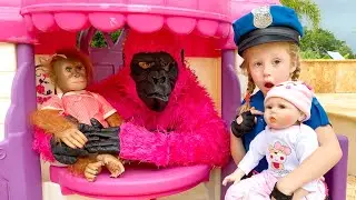 Nastya pretends to play the police and helps everyone