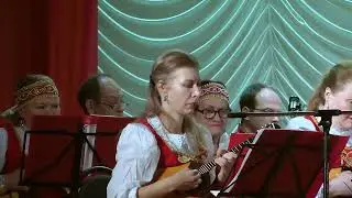Вл. Сурков «Я на камушке сижу».  Исполняет оркестр русских народных инструментов  «Сувенир»