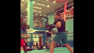 Джуниор дос Сантос тренит