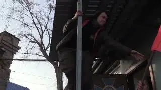 Юлия Чичерина установила Знамя Победы на здании СБУ