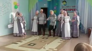Коллектив «Уральская рябинушка» - Из-за ельнику, березняку