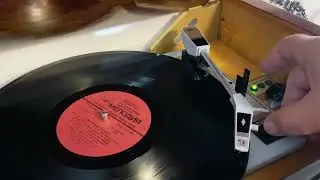 Купить отреставрированную ретро радиолу ВЭФ Рапсодия, 1968 в Украине. Реставрация ламповых радио.