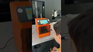 It’s a #3dprinter  for kids!
