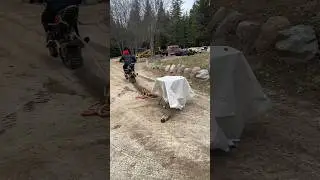 Grom tablecloth trick