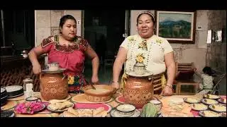 Disfruta del atole de cempasúchil, elaborado por cocineras tradicionales, una dulce bebida ancestral