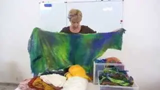 Использование шелковых квадратов и одеял.