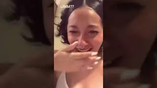 Kitty licks underarm of cute girl 👧 😆 🤣 😂 😹 😆 🤣 😂 