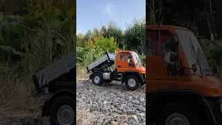 Super scale Unimog U300 with articulated bed hauling rocks! #scalemodel #rc #4k