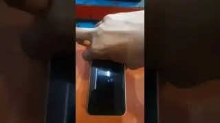 iPhone 11 Screen Glitching Or Flickering | screen flickering