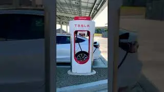 Tesla Supercharger - Kettleman City, California 