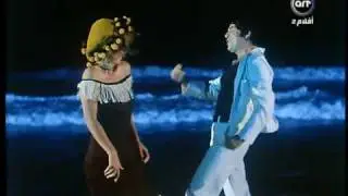 ميرفت امين ترقص على السياره.mpg