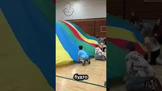 Этот ребенок подумал, что шарик — это радуга 😮    