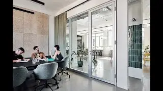 St Oberholz, Berlin - Systemtrennwände als Re-use-Elemente