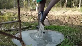 Rodent glue high heels stuck, girl on high heels stuck in glue, barefeet in rodent glue (scene 571)